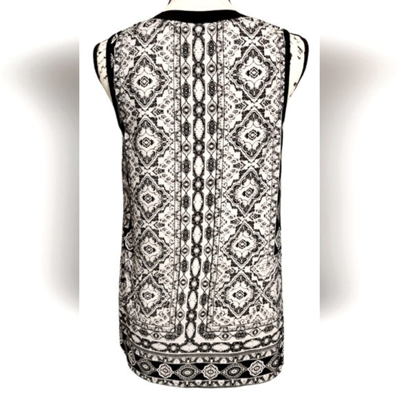 Apt 9 Sleeveless Blouse - Picture 2 of 3